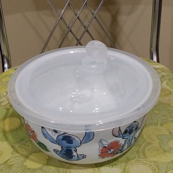 Disney Stitch bowl with lid - Picture 4 of 11